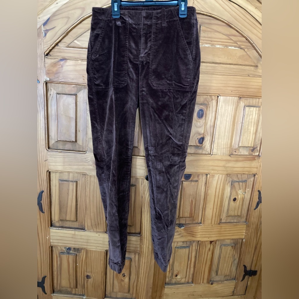 2/10.00 Banana Republic Chocolate Corduroy Trousers